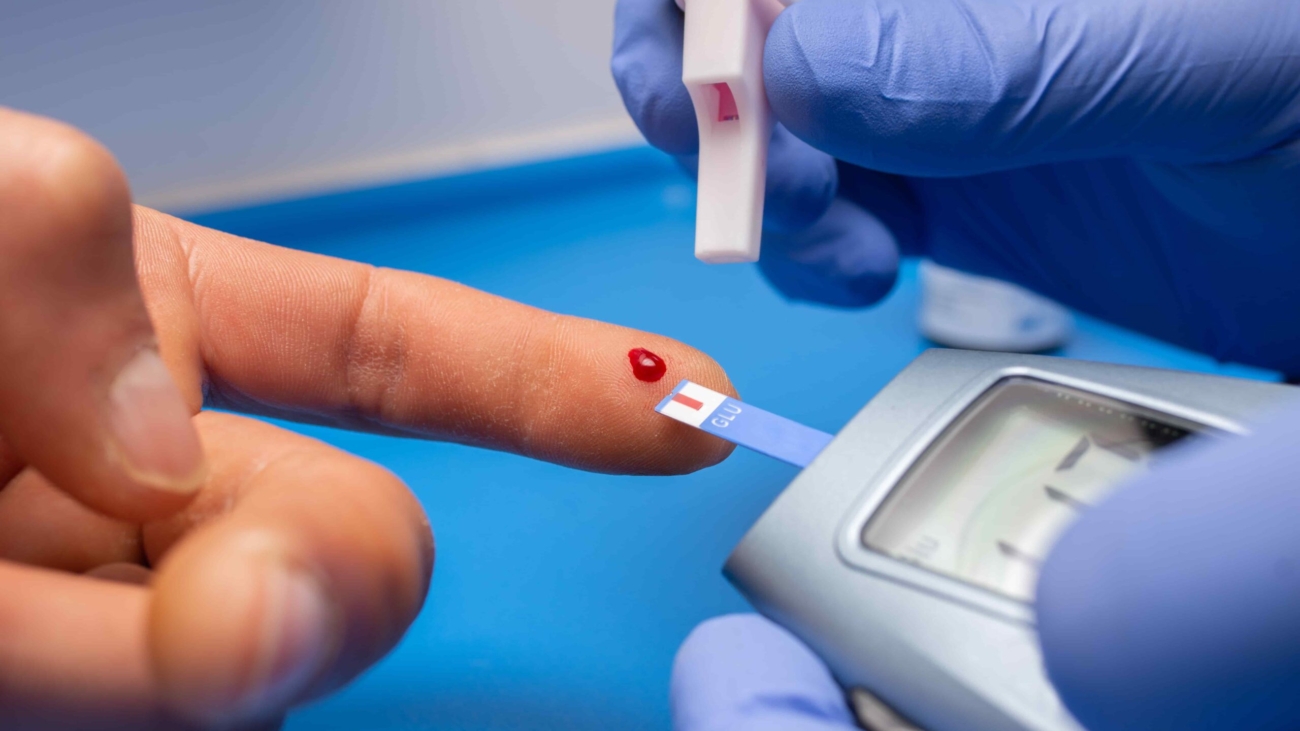 closeup-shot-doctor-with-rubber-gloves-taking-blood-test-from-patient (1)
